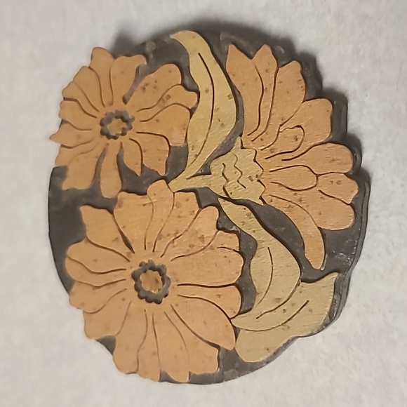 Jewelry - Floral Wooden Brooch